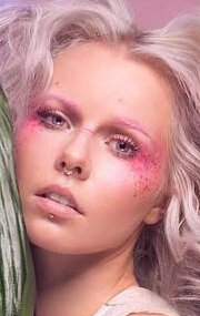 фото Керли Кыйв