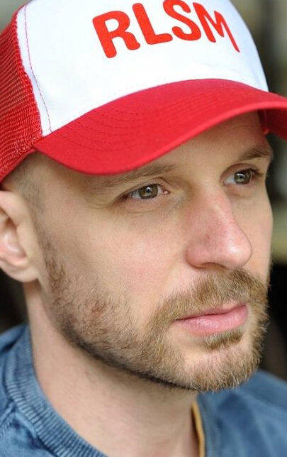 фото Михай Швехтье