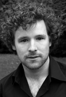 фото Дирмуд Корр