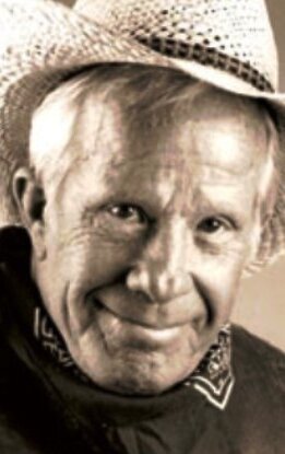 фото Уайти Хьюз