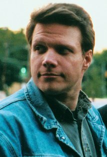 фото James Korloch