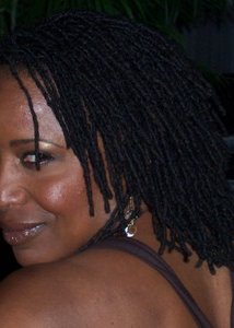 фото Фиби Холстон