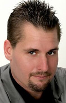 фото Тодд Кенели