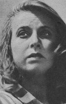 фото Югетт Фаге