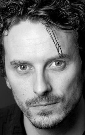 фото Саймон Джонс