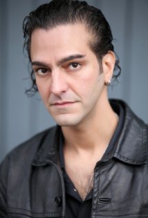 фото ДжиКью