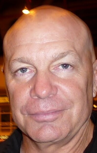 фото Майкл Бэйли Смит