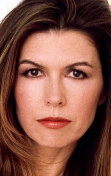 фото Финола Хьюз