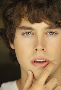 фото Адан Альенде