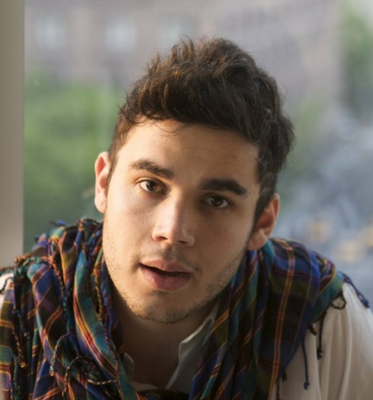 фото Ростам Батманглидж