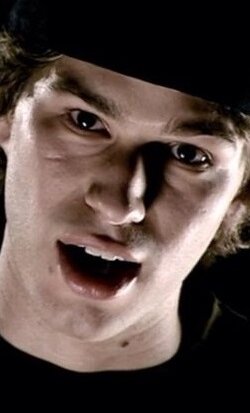 фото Джош Янг