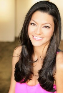 фото Моника Янг