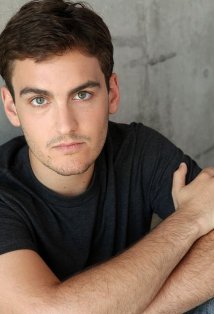 фото Монтгомери Саттон