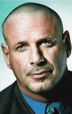 фото Чак Вагнер