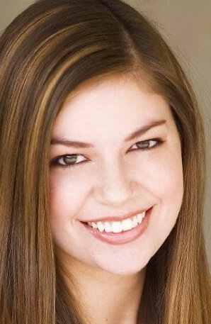 фото Карли Бэйкер