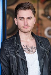 фото Чарли Клэпэм