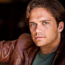 фото Лэйн Комптон