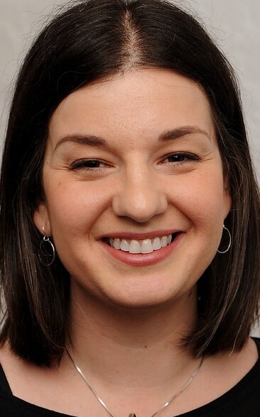 фото Мона Никоара