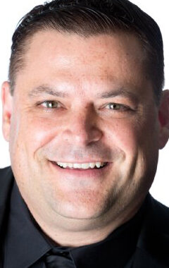 фото Брук Эдвард Пенка