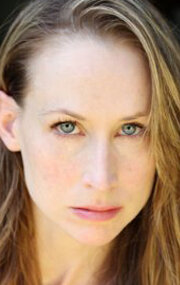 фото Натали Дикинсон