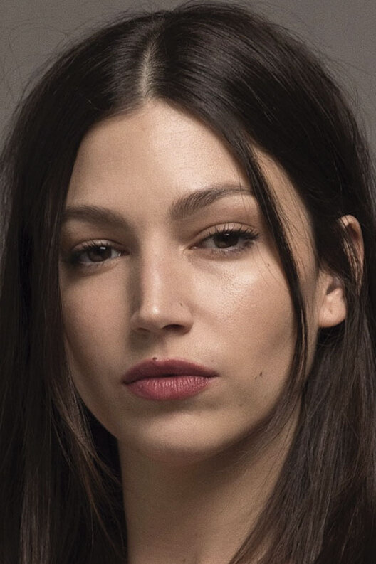 фото Урсула Корберо