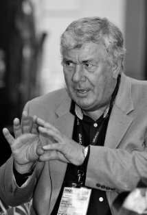 фото Адриан Брекен