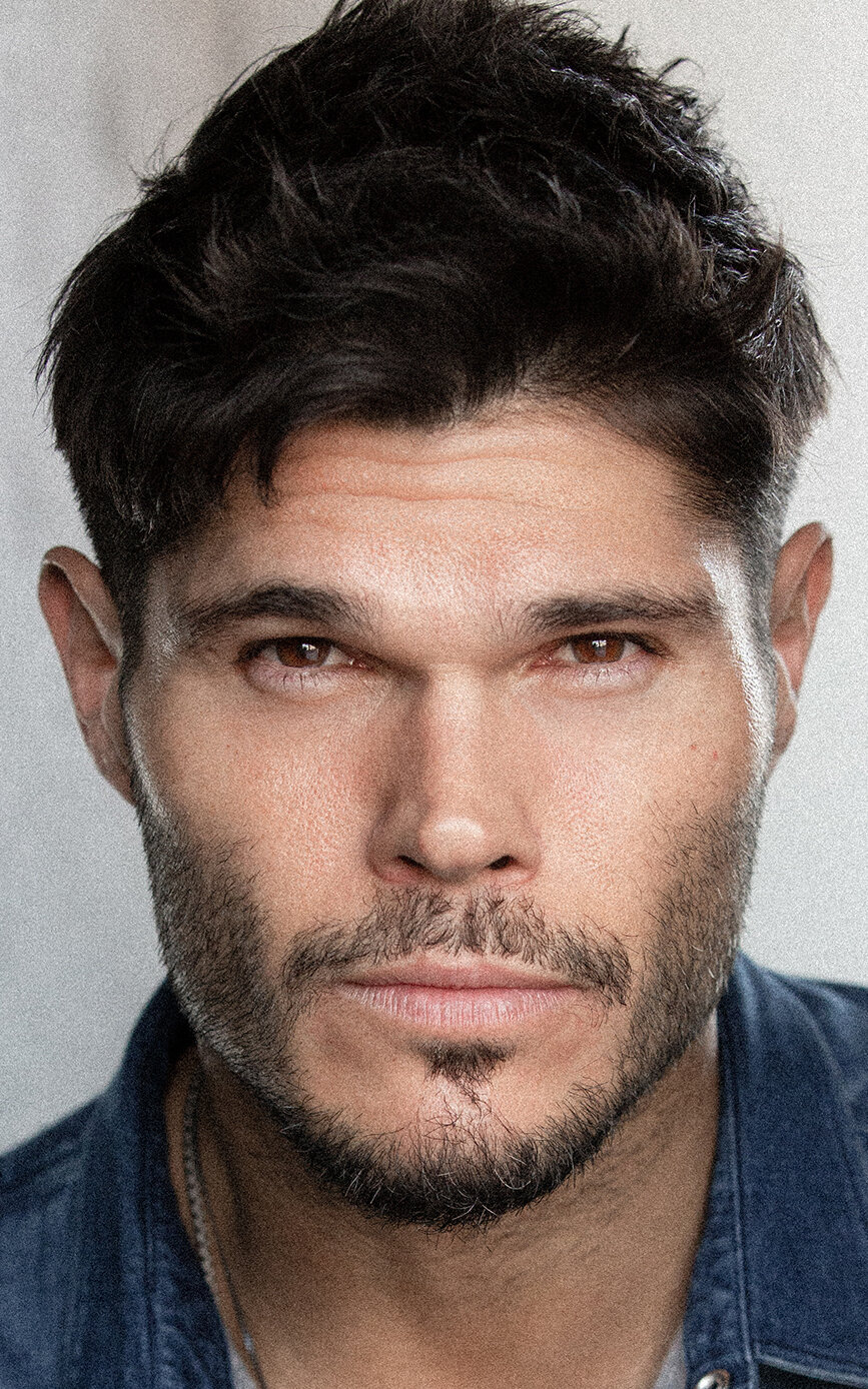 фото Тейлор Джеймс