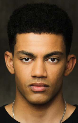 фото Майлз Фаулер