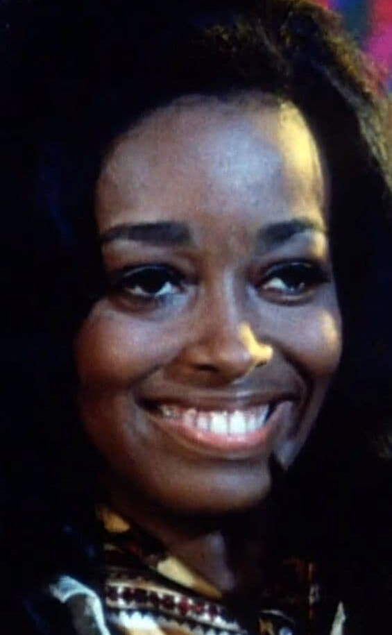 фото Шарлин Джонс