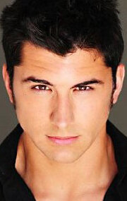 фото Джош Тессьер