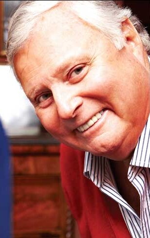 фото Петер Арлисс