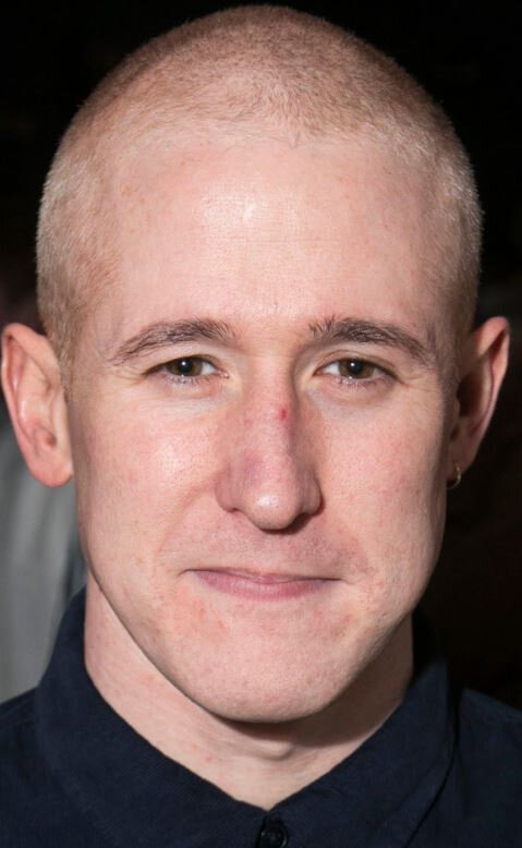 фото Адам Джиллен