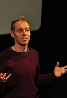 фото Льюис Джорджсон