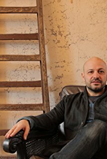 фото Энтони Петру