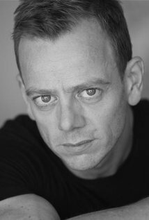 фото Луи Бэйлисс