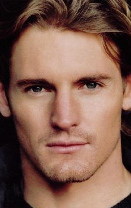 фото Джошуа Пенс