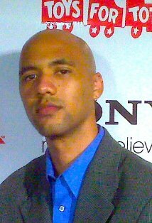 фото Джонатан Льюис