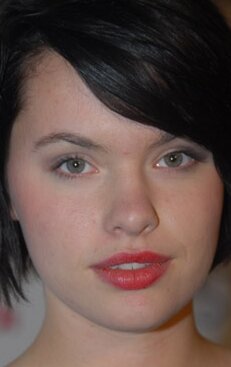 фото Ханна Хьюз