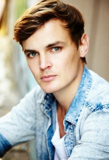 фото Пол Бартон