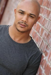 фото Kwesiu Jones