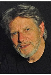 фото Роджер Ньюкомб