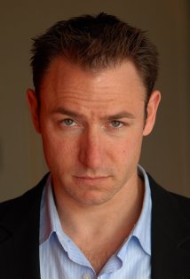 фото Луис Аллен