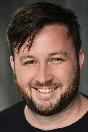 фото Саймон Риордан