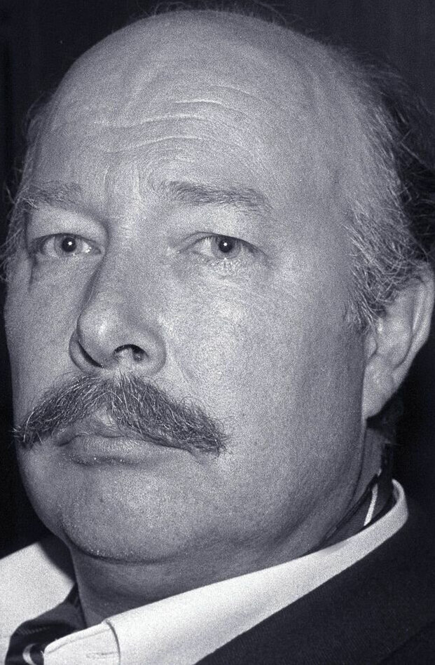 фото Джеймс Коссинс