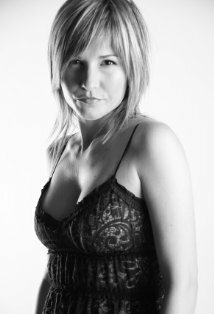 фото Моника Бурнес