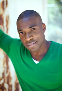 фото Айк Амади