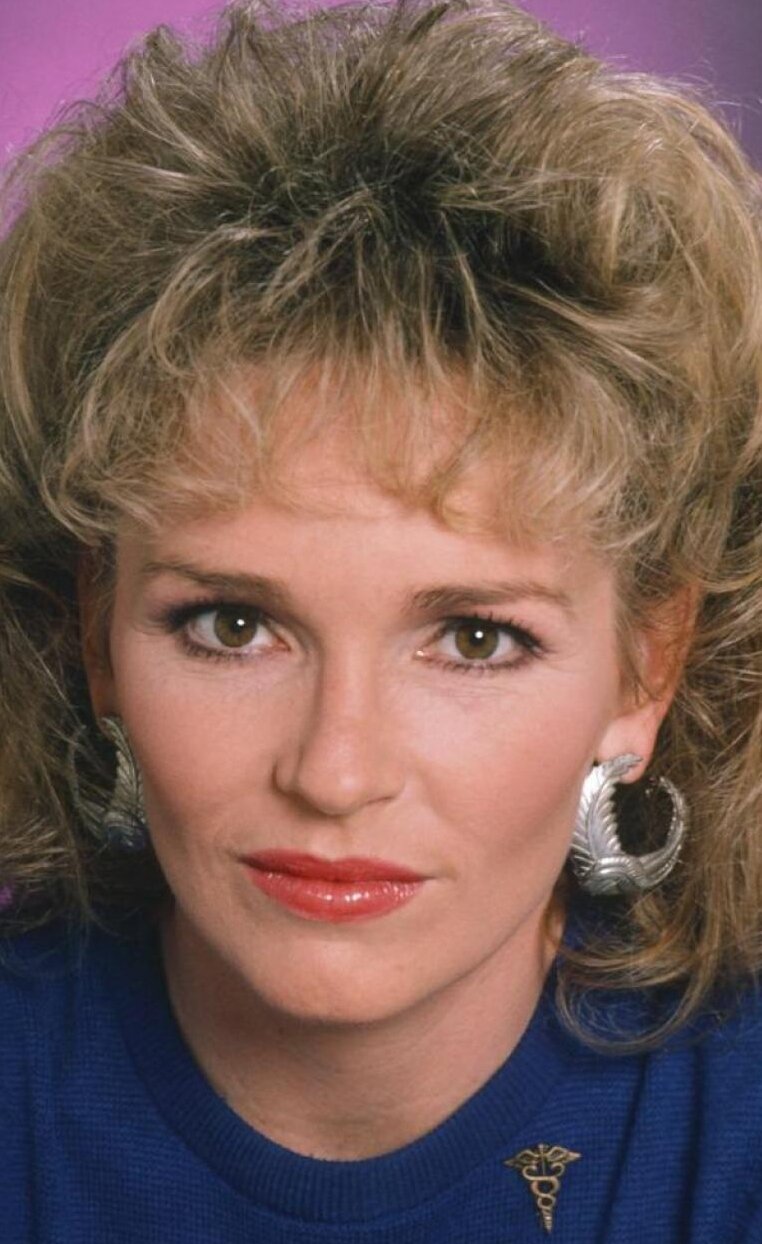 фото Саган Льюис