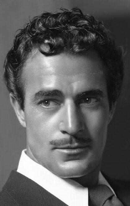 фото Гилберт Роланд