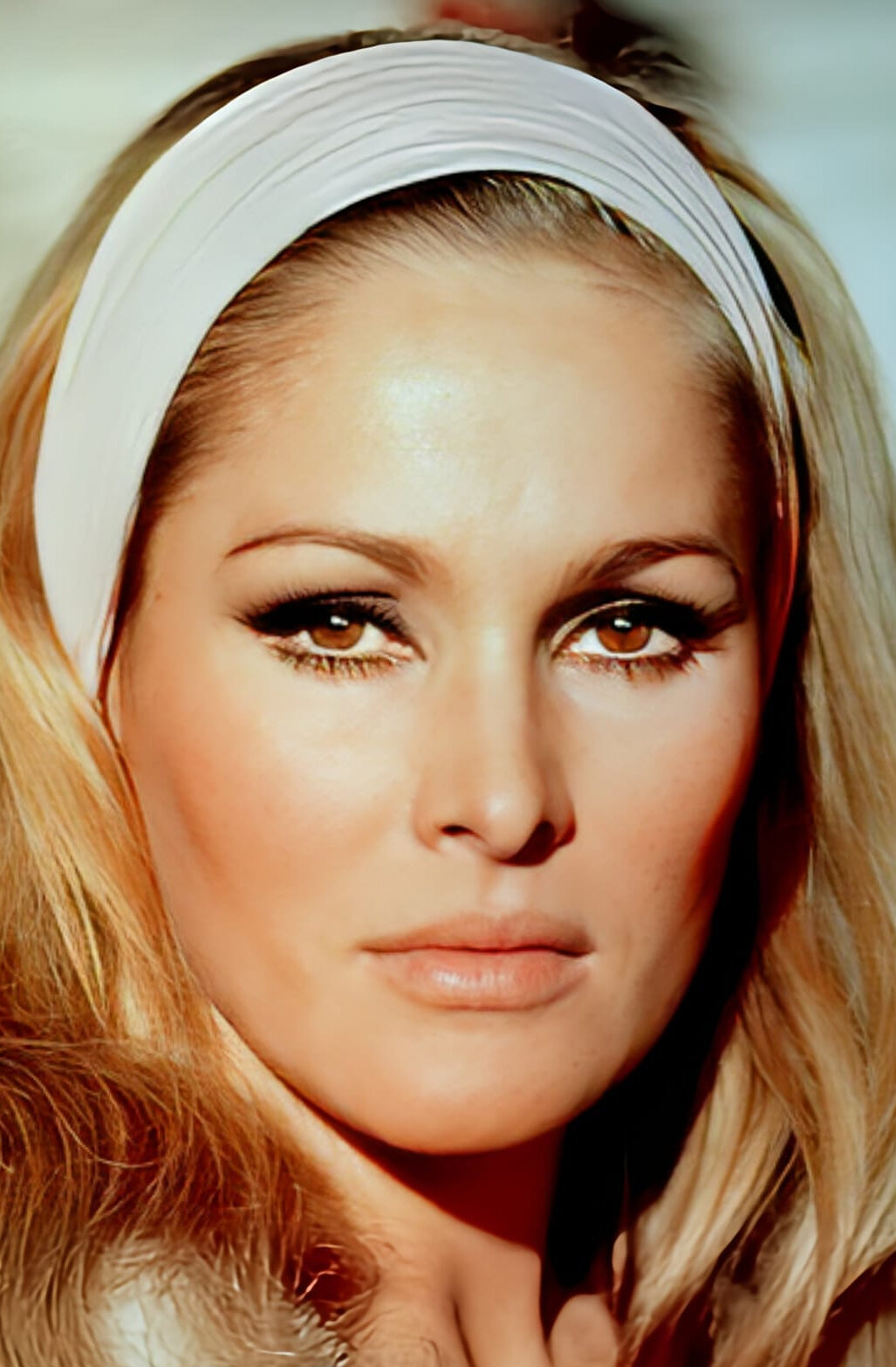 фото Урсула Андресс