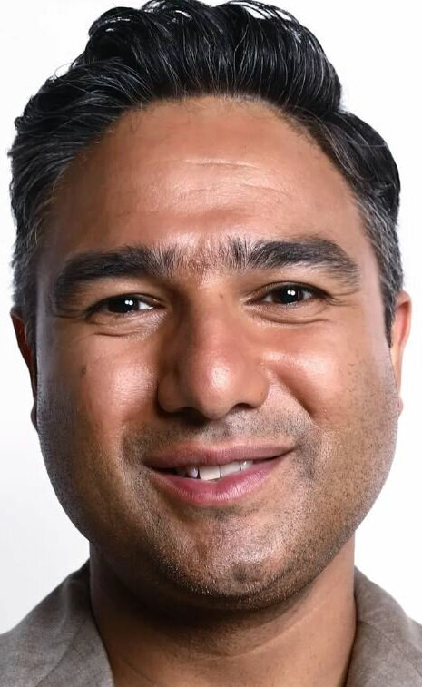 фото Ник Мохаммед